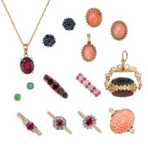 A MIXED LOT OF JEWELLERY in yellow gold, comprising five ruby rings, one coral ring, one pair of ...