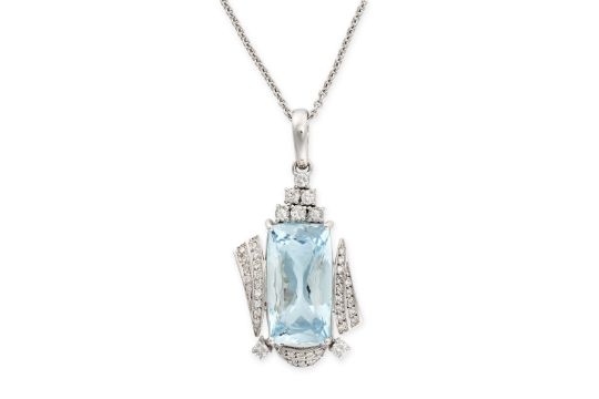 AN AQUAMARINE AND DIAMOND PENDANT AND EARRINGS SUITE in 18ct white gold, the pendant set with a c... - Bild 2 aus 3