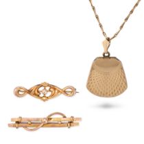 NO RESERVE - A COLLECTION OF GOLD JEWELLERY comprising a fancy link chain suspending a purse shap...