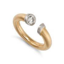 HENNELL, A DIAMOND RING in 18ct yellow gold, the open band set with a round brilliant cut diamond...