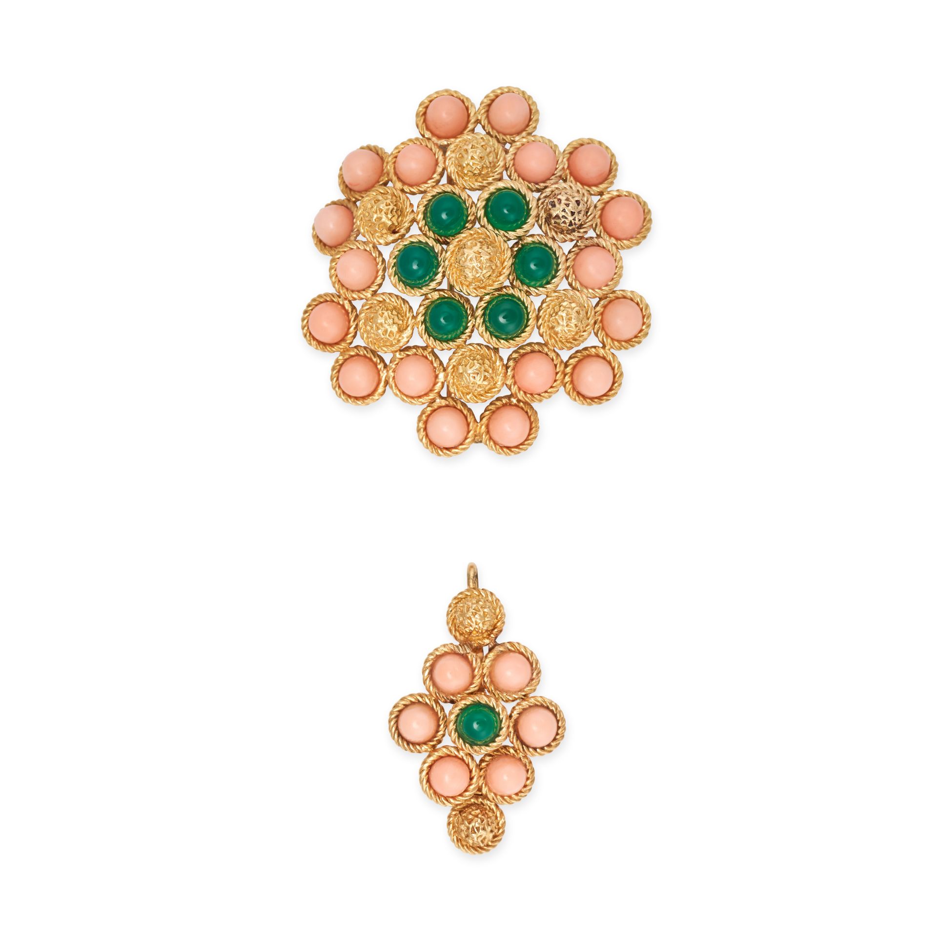 VAN CLEEF & ARPELS, A COLLECTION OF FRENCH CORAL AND CHRYSOPRASE VAN CLEEF & ARPELS JEWELLERY in ... - Bild 7 aus 8