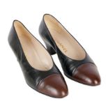 CHANEL TWO TONE KITTEN HEELS Condition grade B-. Size 39. Heel height 5cm. Black leather loafer...