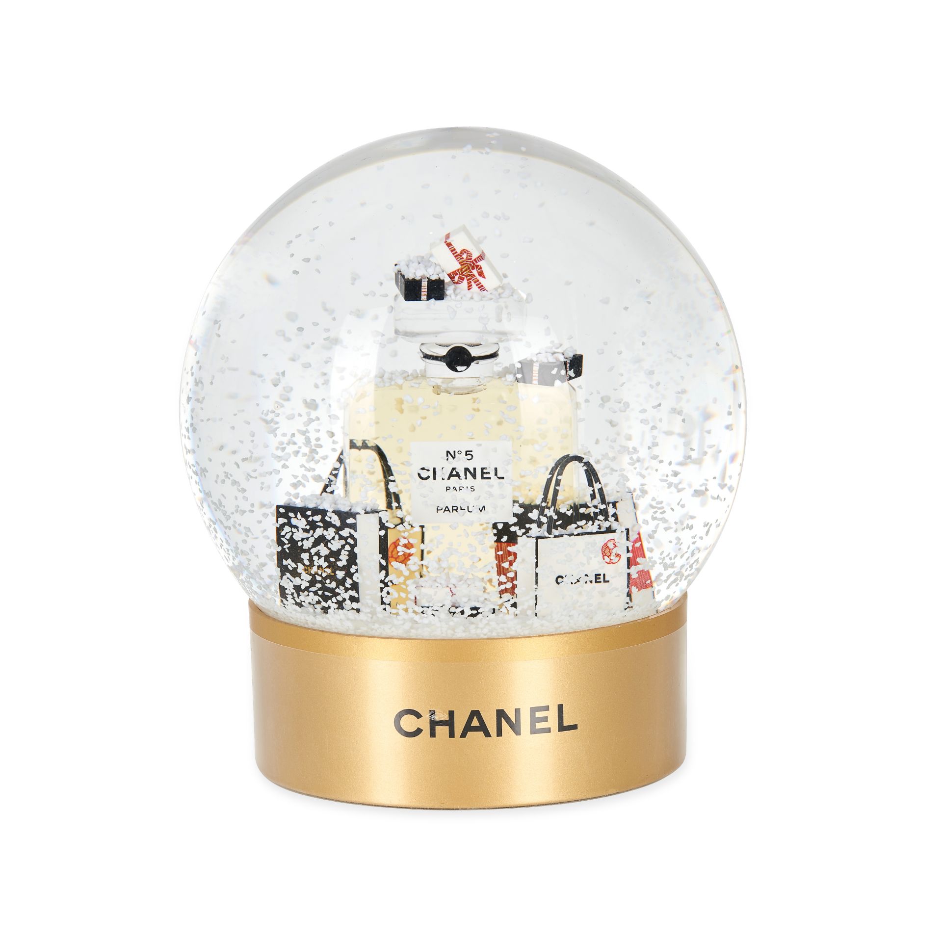 CHANEL NO 5 PERFUME SNOW GLOBE Condition grade A, as new. 13cm high. Chanel 'VIP' gift snow glo... - Image 2 of 3
