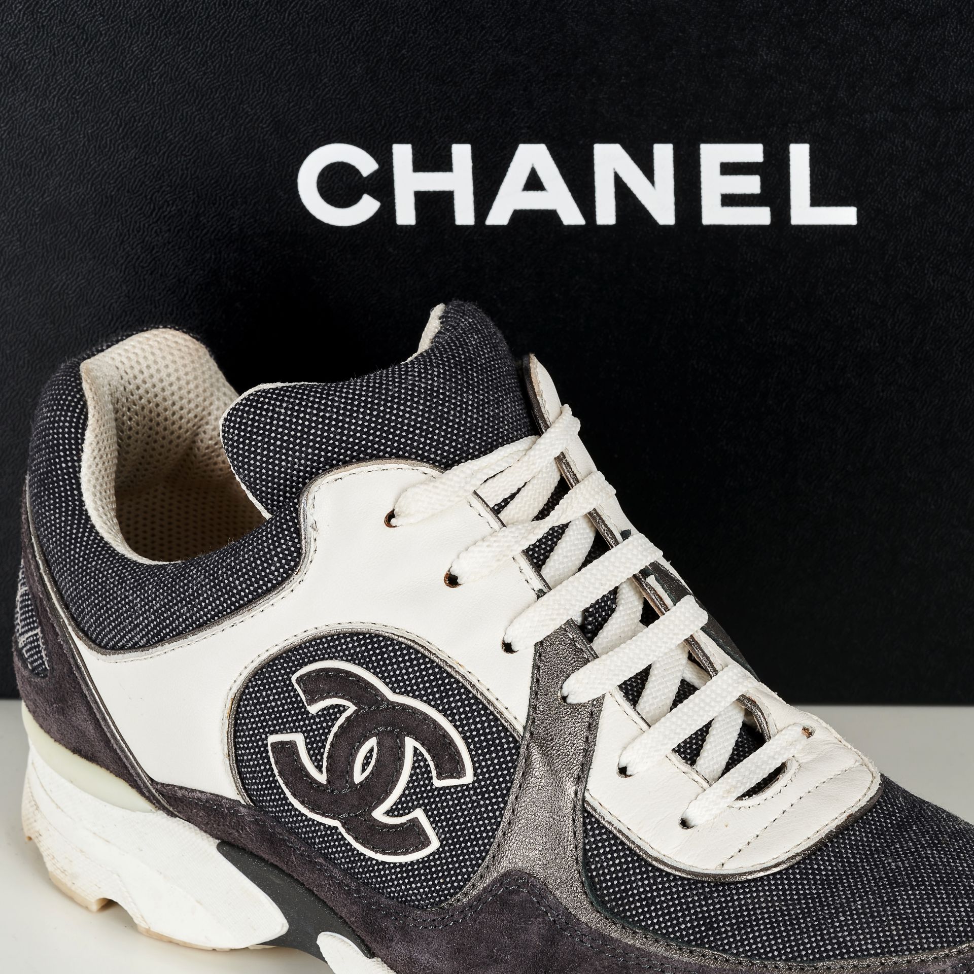 CHANEL CHUNKY TWO TONE TRAINERS Condition grade B. Size 40. Navy blue and ivory toned lace-up t... - Image 2 of 2