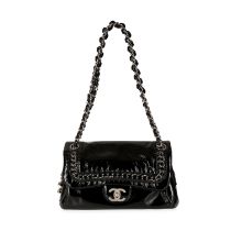 CHANEL PATENT CHAIN SHOULDER BAG Condition grade B-. Produced between 2006 and 2008. 23cm long,...