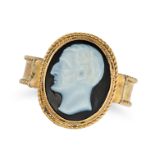 AN ANTIQUE AGATE CAMEO RING in yellow gold, set with an agate cameo carved to depict the profile ...