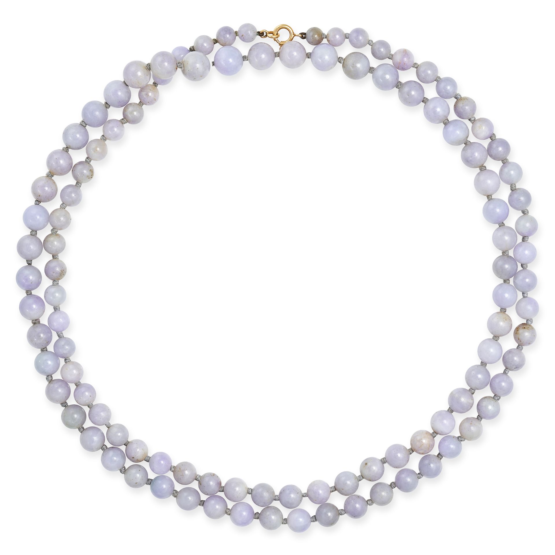 A LAVENDER JADEITE JADE BEAD NECKLACE in 18ct yellow gold, comprising a row of polished lavender ...