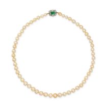 AN ANTIQUE NATURAL SALTWATER PEARL, EMERALD AND DIAMOND NECKLACE in yellow gold and silver, compr...