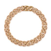 AN ANTIQUE GOLD BRACELET in 15ct yellow gold, comprising a row of fancy links, stamped 15CT, 20.0...