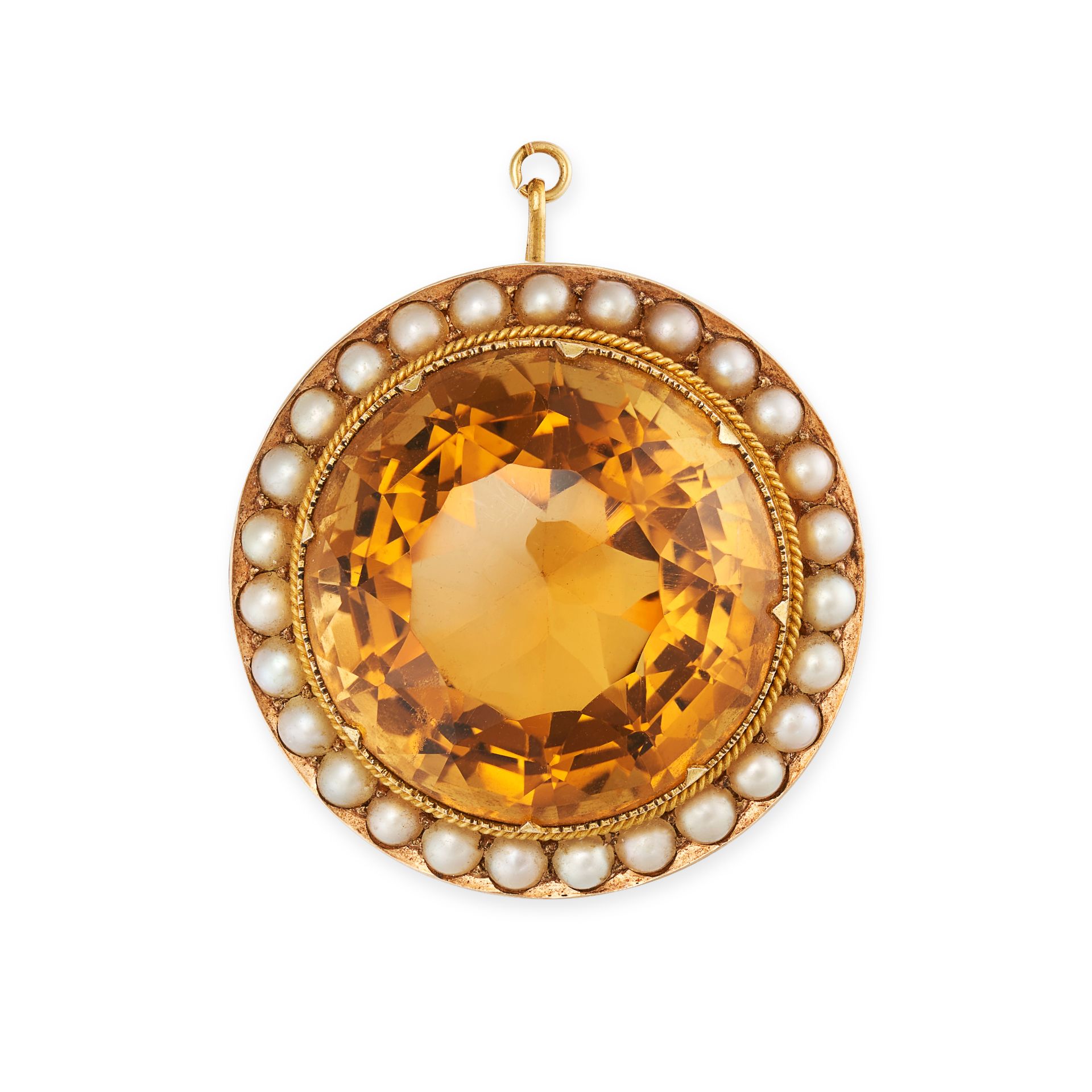 NO RESERVE - AN ANTIQUE CITRINE AND PEARL CLUSTER BROOCH in yellow gold, set with a round cut cit...