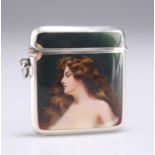 AN EARLY 20TH CENTURY SILVER AND ENAMEL VESTA CASE