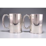 A PAIR OF GEORGE V SILVER TANKARDS