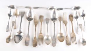 A GROUP OF FIDDLE PATTERN SILVER FLATWARE, GEORGE IV AND LATER