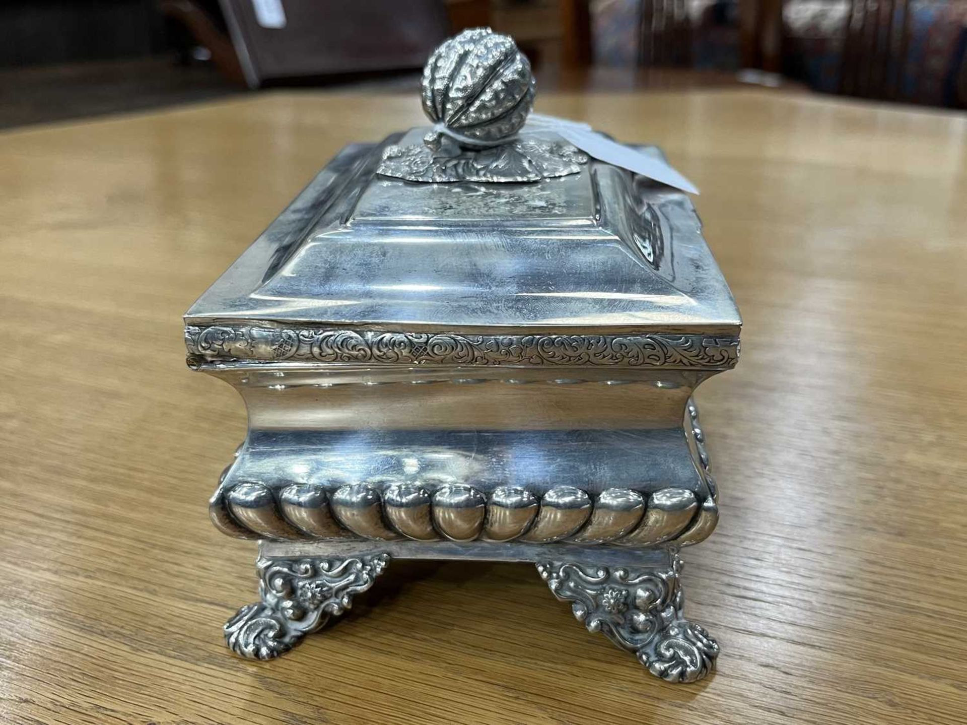 A MID-19TH CENTURY GERMAN SILVER TEA CADDY - Image 8 of 17