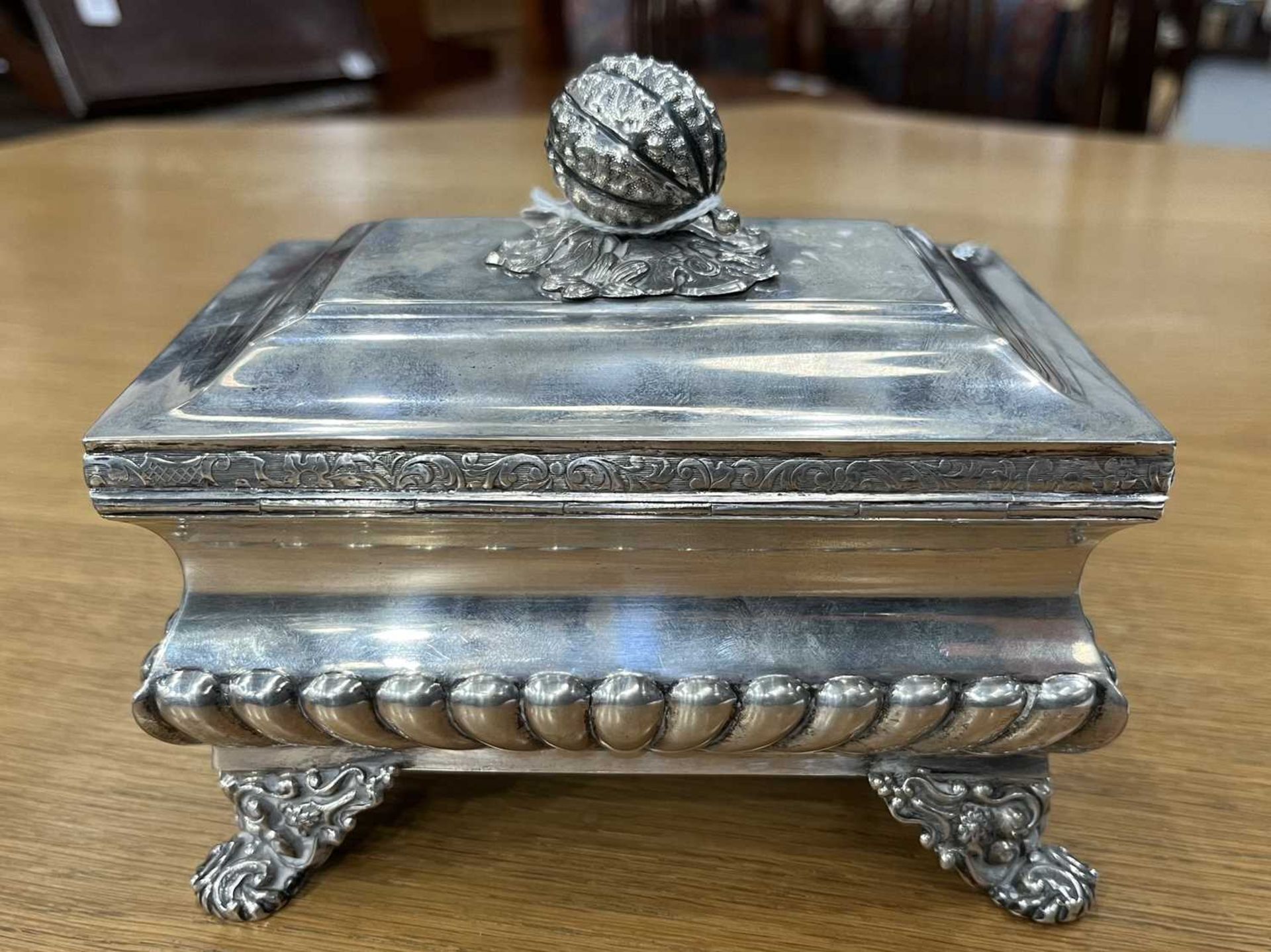 A MID-19TH CENTURY GERMAN SILVER TEA CADDY - Image 7 of 17