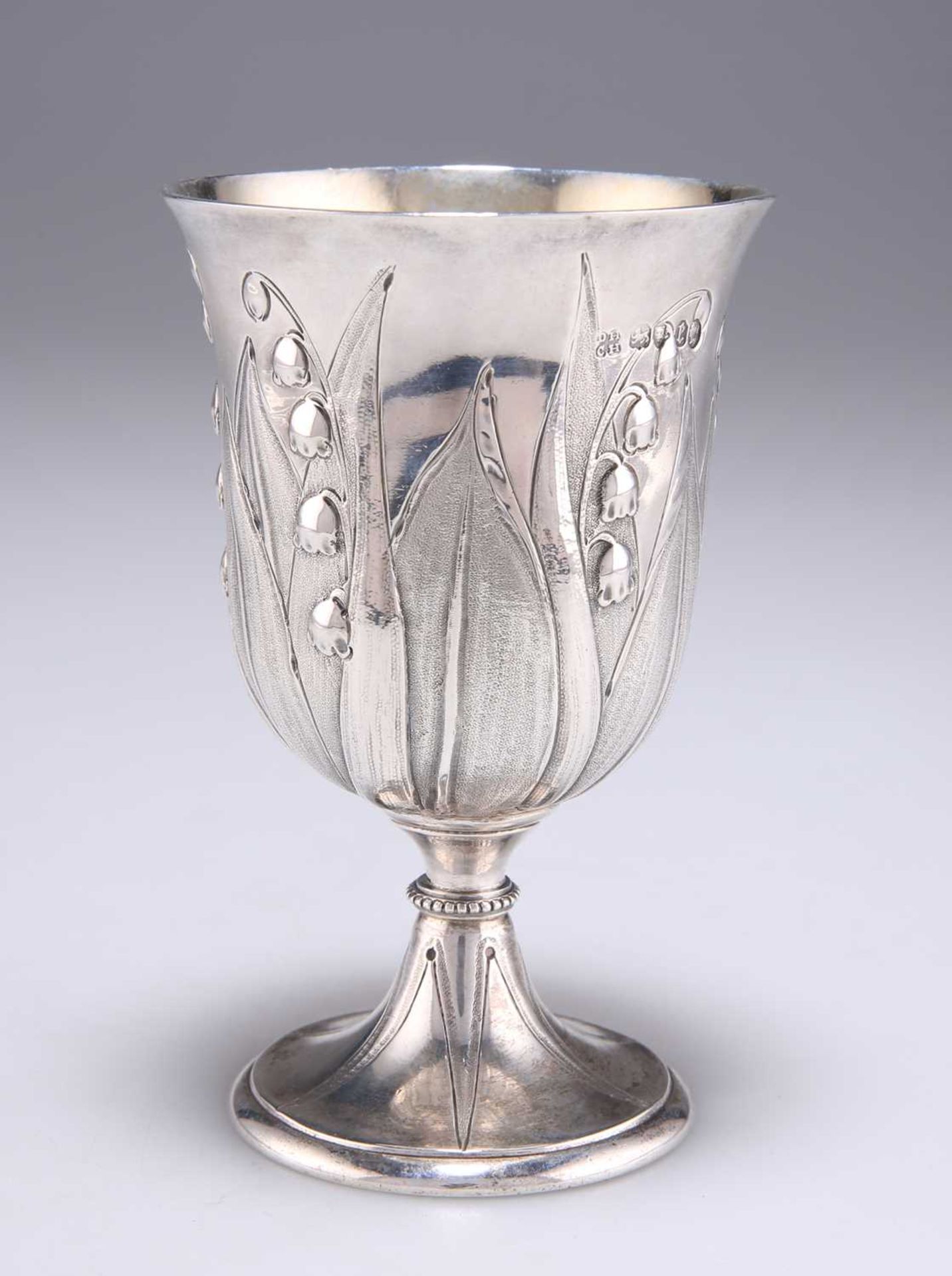 A VICTORIAN SILVER GOBLET - Image 2 of 3