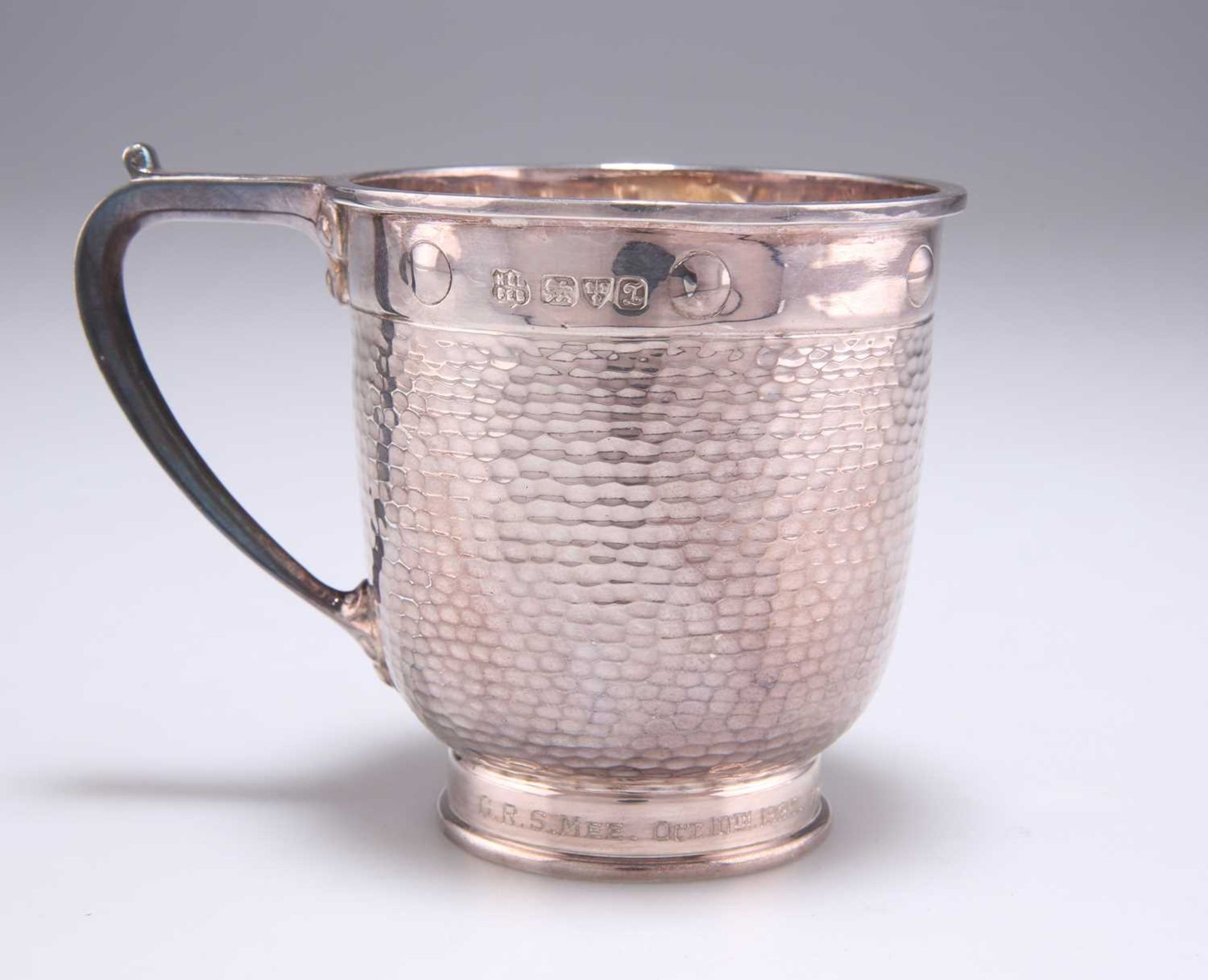 A GEORGE V SILVER CHRISTENING MUG - Image 2 of 2