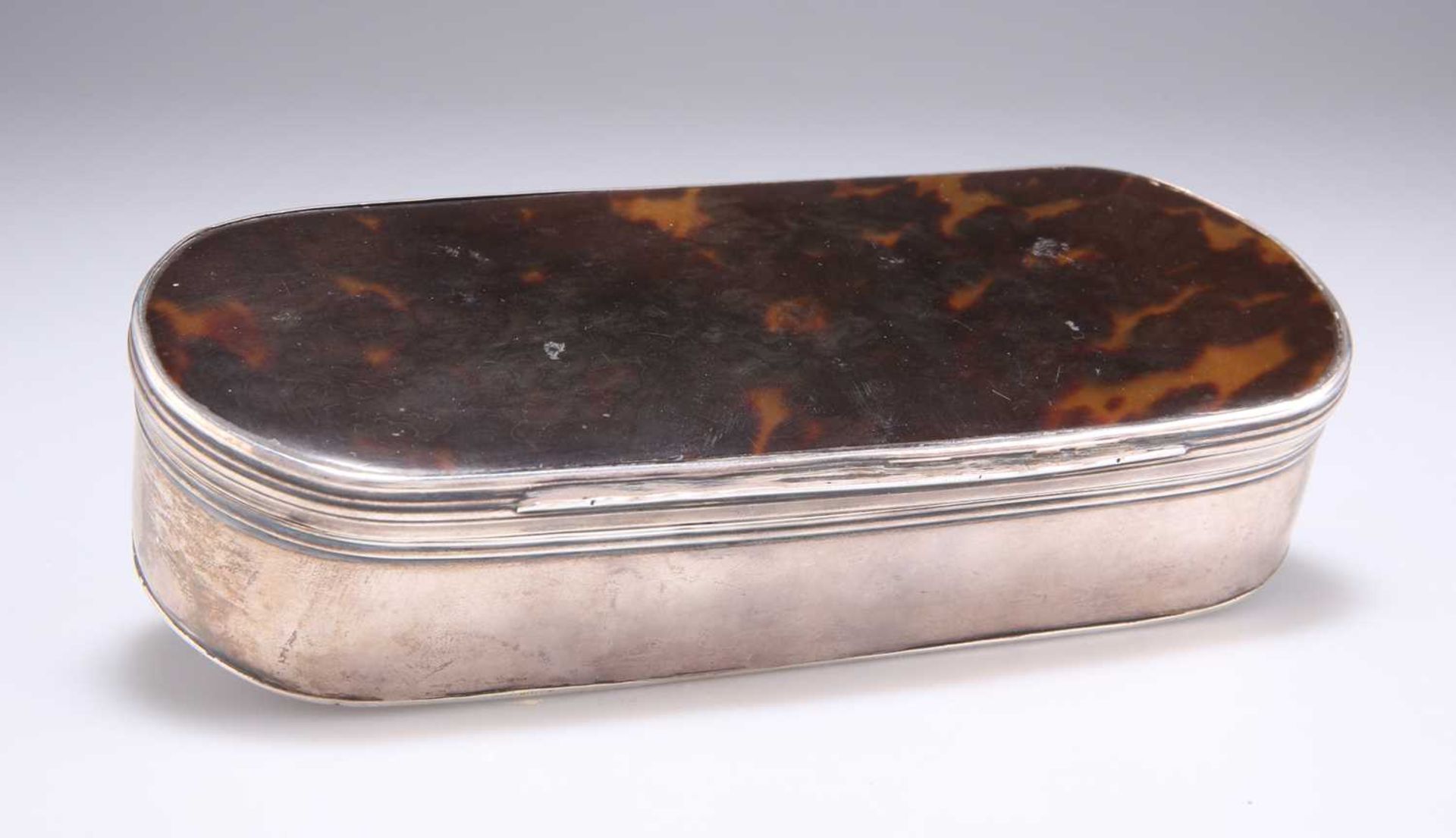 A GEORGE III SILVER AND TORTOISESHELL BOX