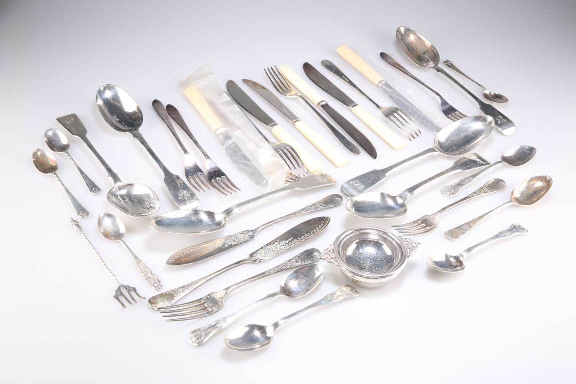 A GROUP OF WILLIAM IV AND LATER FLATWARE AND OTHER ITEMS