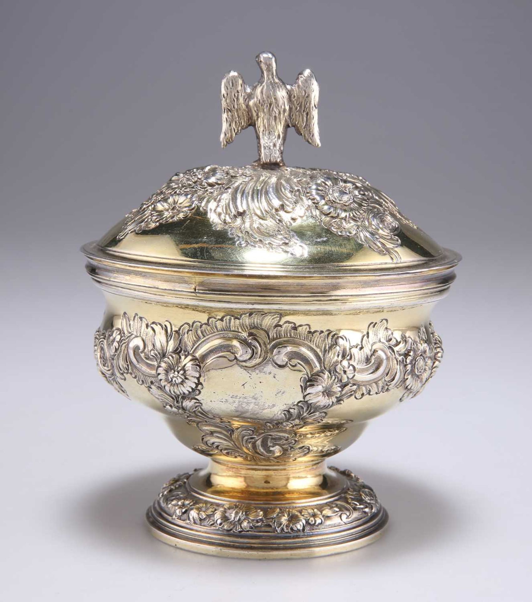 A GEORGE II SILVER-GILT SUGAR BOWL AND COVER - Image 2 of 4