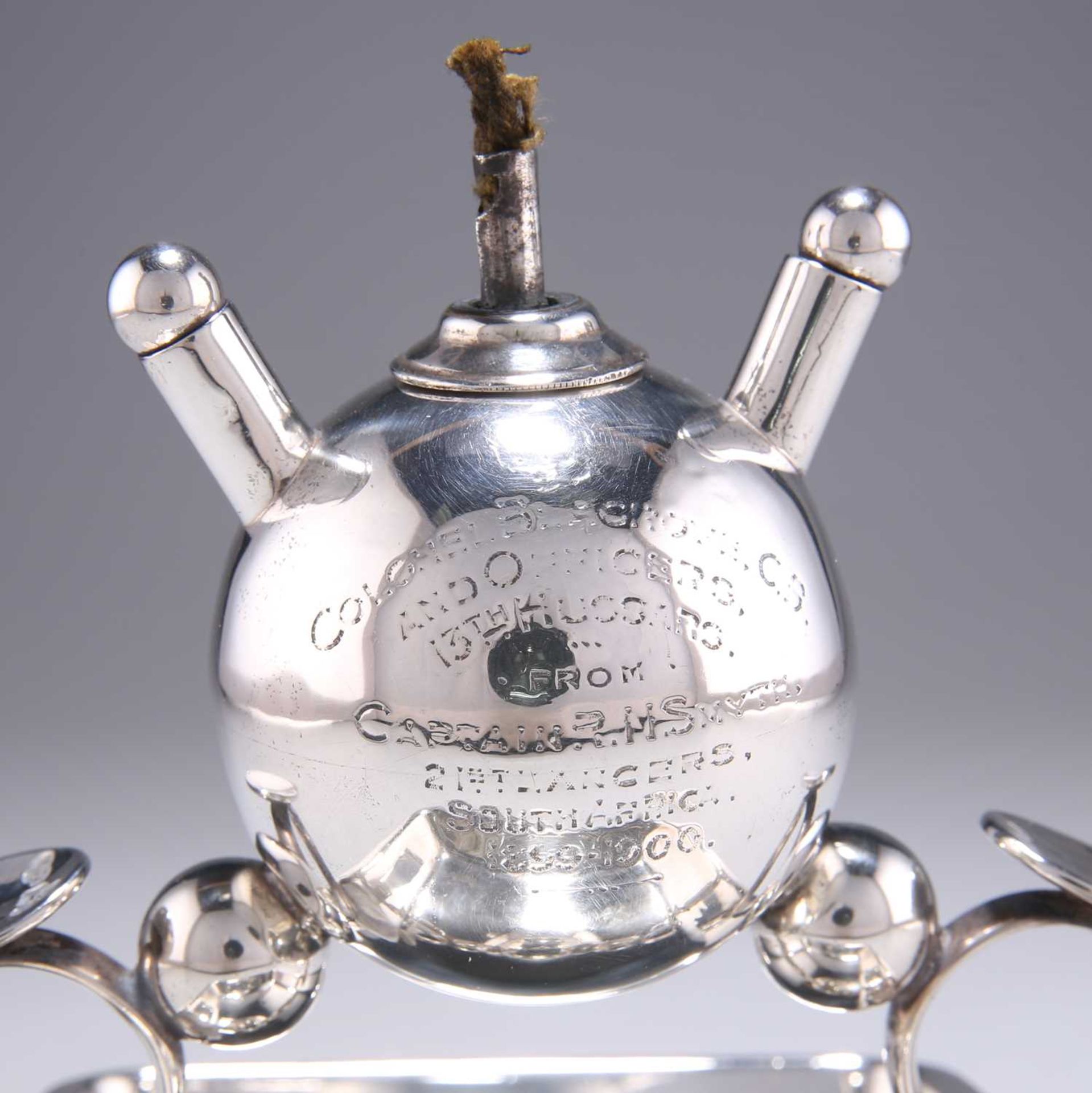 † AN EDWARDIAN SILVER TABLE LIGHTER - Image 2 of 4