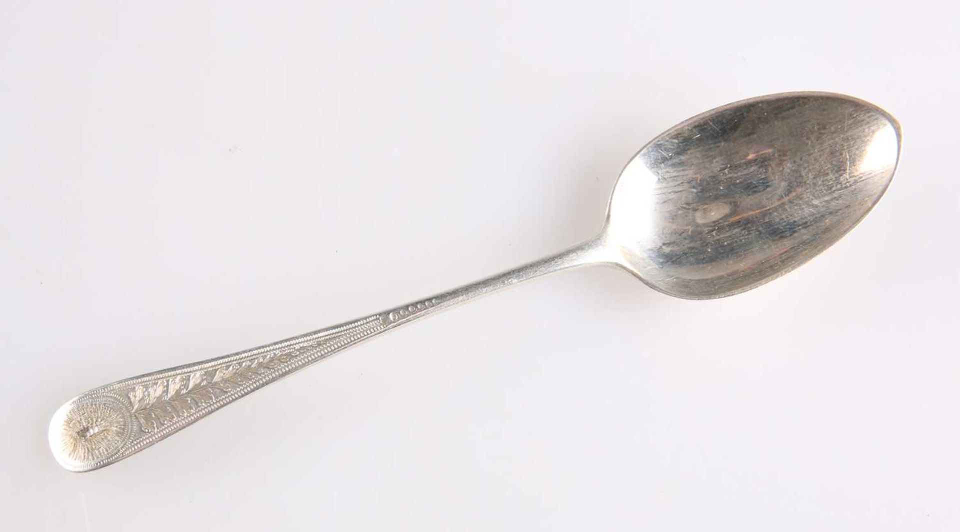 A SET OF TWELVE VICTORIAN SILVER TEASPOONS - Image 3 of 4