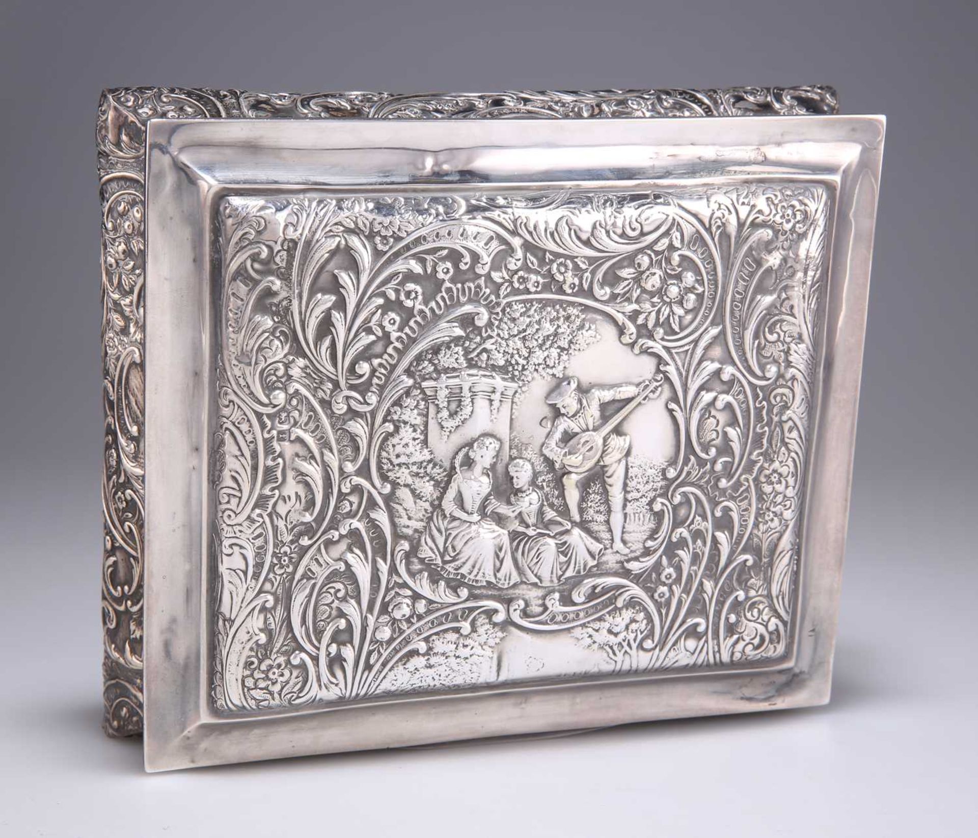 AN EDWARDIAN SILVER JEWELLERY BOX - Image 2 of 3