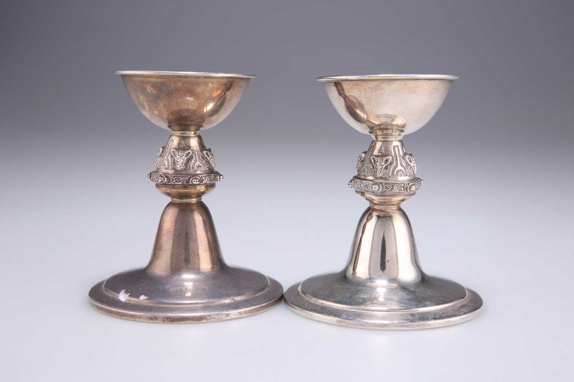 A PAIR OF ELIZABETH II SILVER CANDLESTICKS - Image 2 of 3