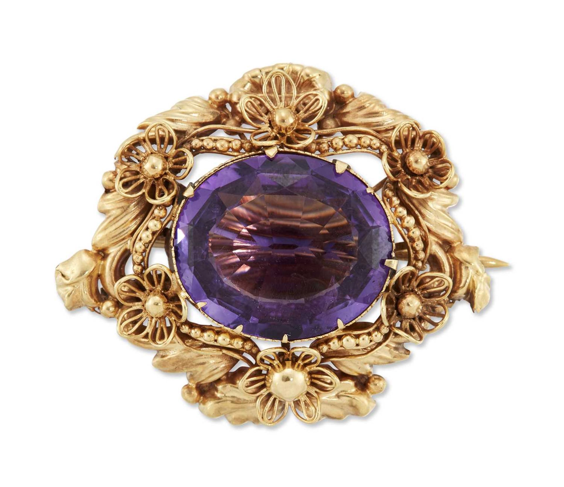 AN AMETHYST BROOCH