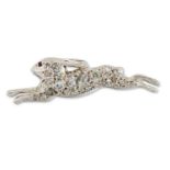 AN EARLY 20TH CENTURY NOVELTY DIAMOND LEAPING HARE BROOCH