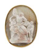 A LARGE AGATE CAMEO BROOCH