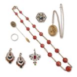 A GROUP OF VICTORIAN AND LATER JEWELLERY