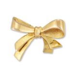 A 9 CARAT GOLD RIBBON BOW BROOCH