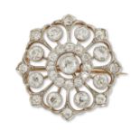 AN EARLY 20TH CENTURY DIAMOND BROOCH