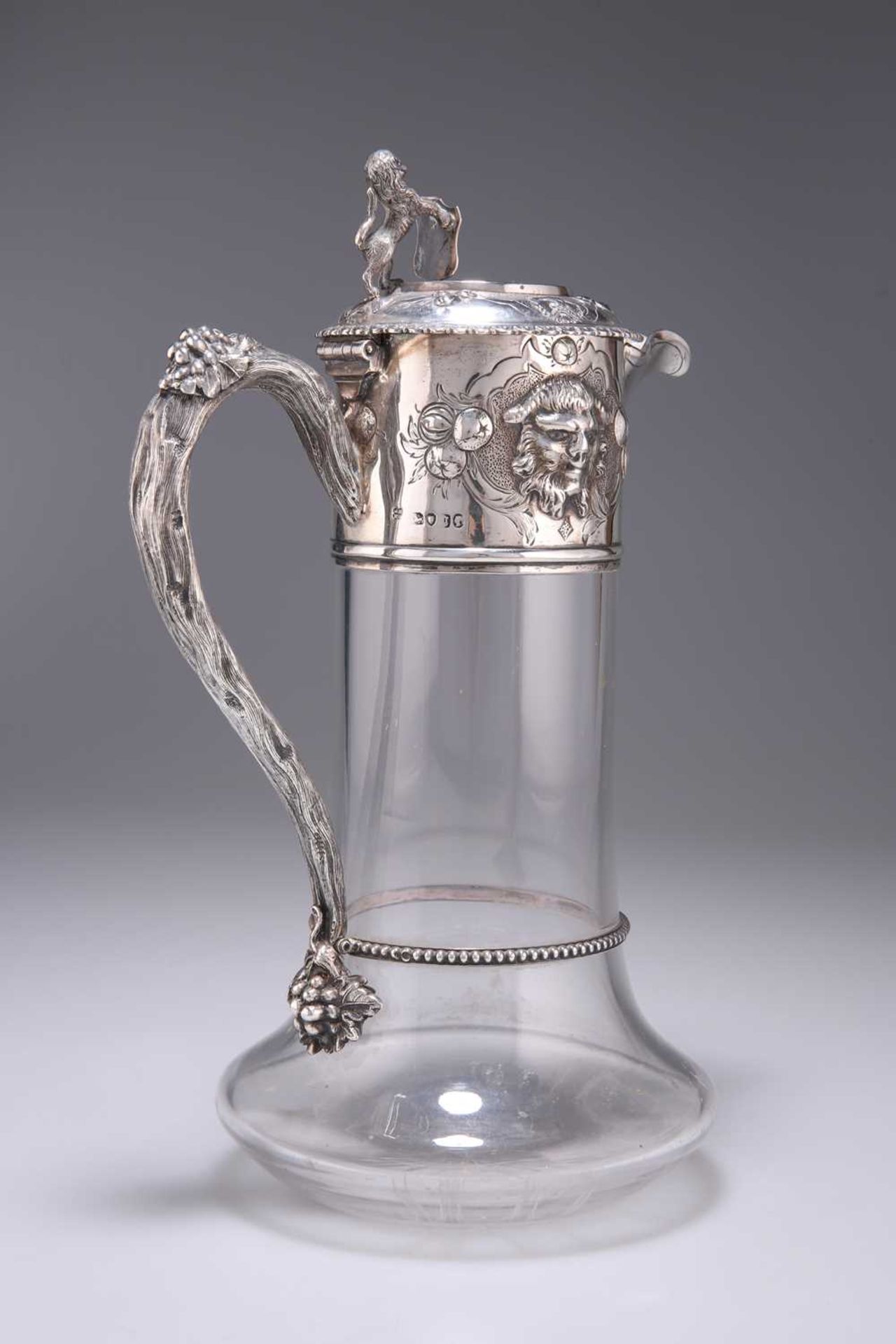 A VICTORIAN SILVER-MOUNTED CLARET JUG - Bild 2 aus 2