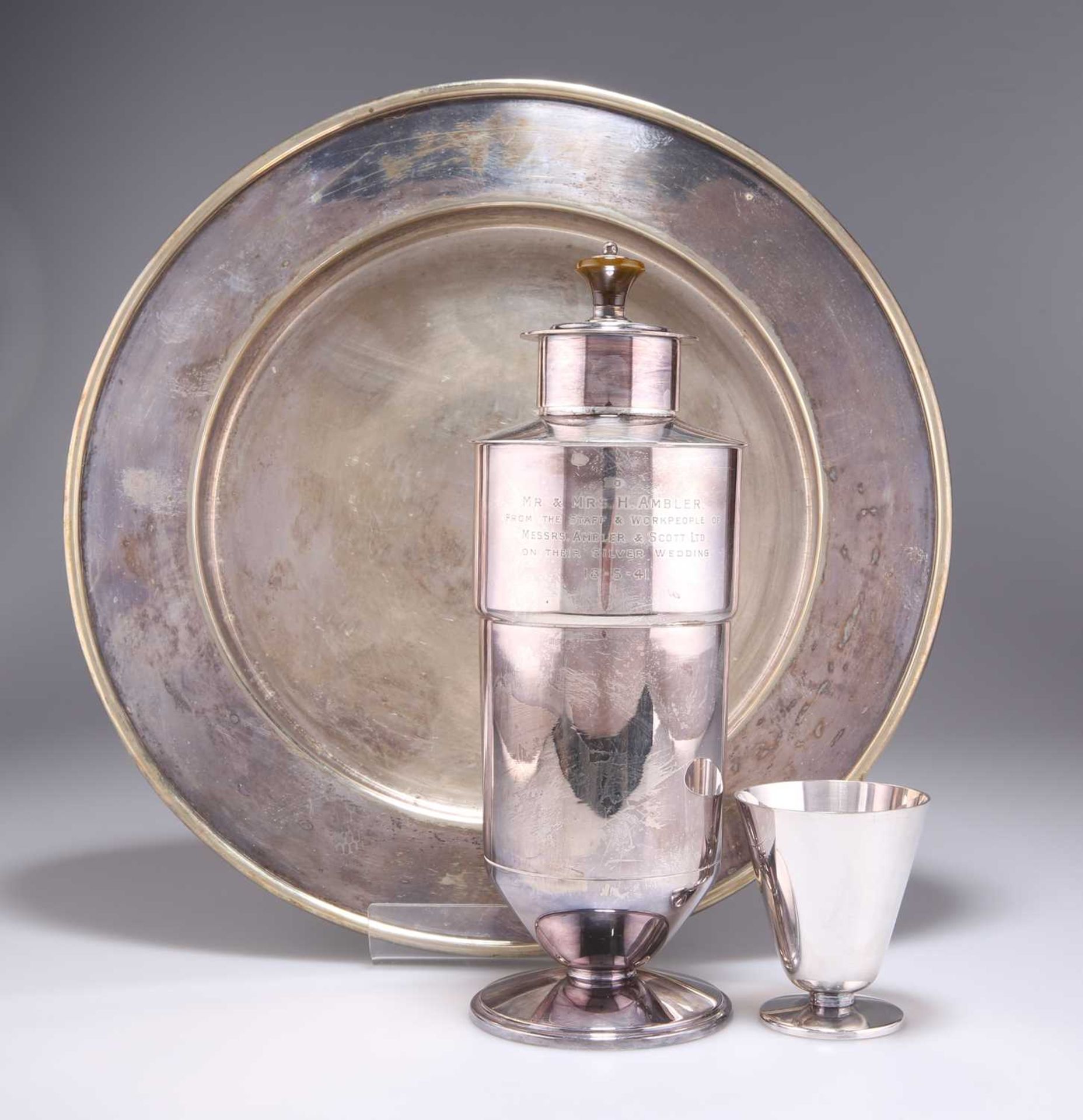 A SILVER-PLATED COCKTAIL SET, EARLY 20TH CENTURY - Image 3 of 4