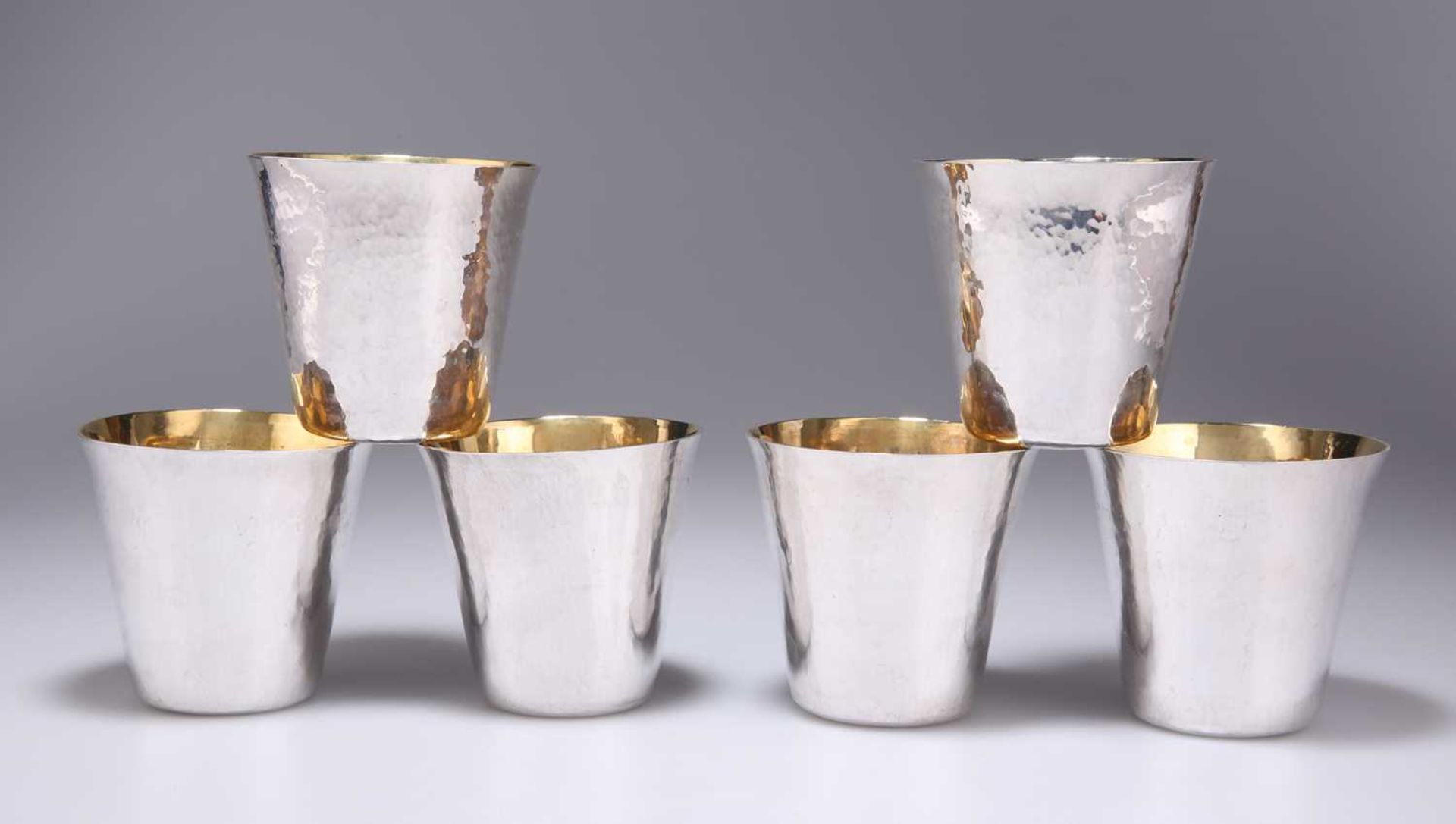 A SET OF SIX ELIZABETH II SILVER BEAKERS - Image 2 of 3