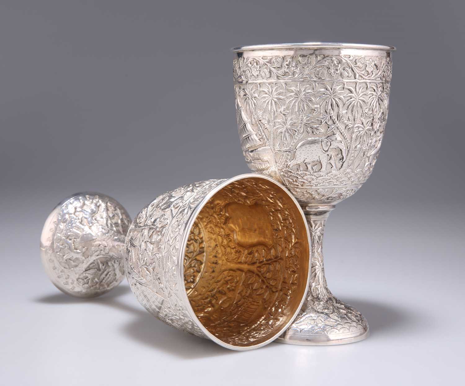 A PAIR OF INDIAN SILVER GOBLETS, 19TH CENTURY - Image 3 of 3