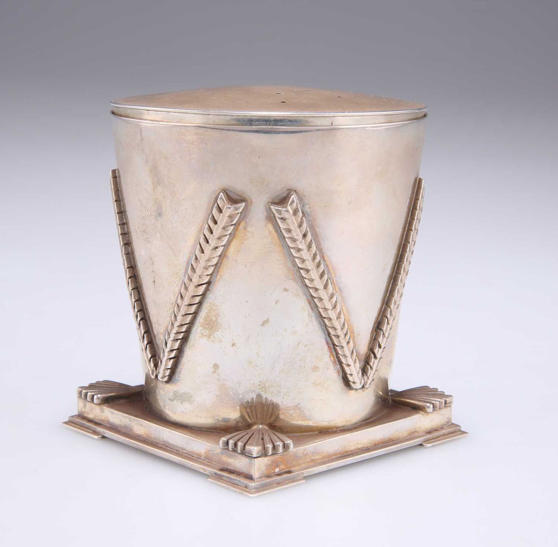 AN ELIZABETH II SILVER REGIMENTAL DRUM CADDY