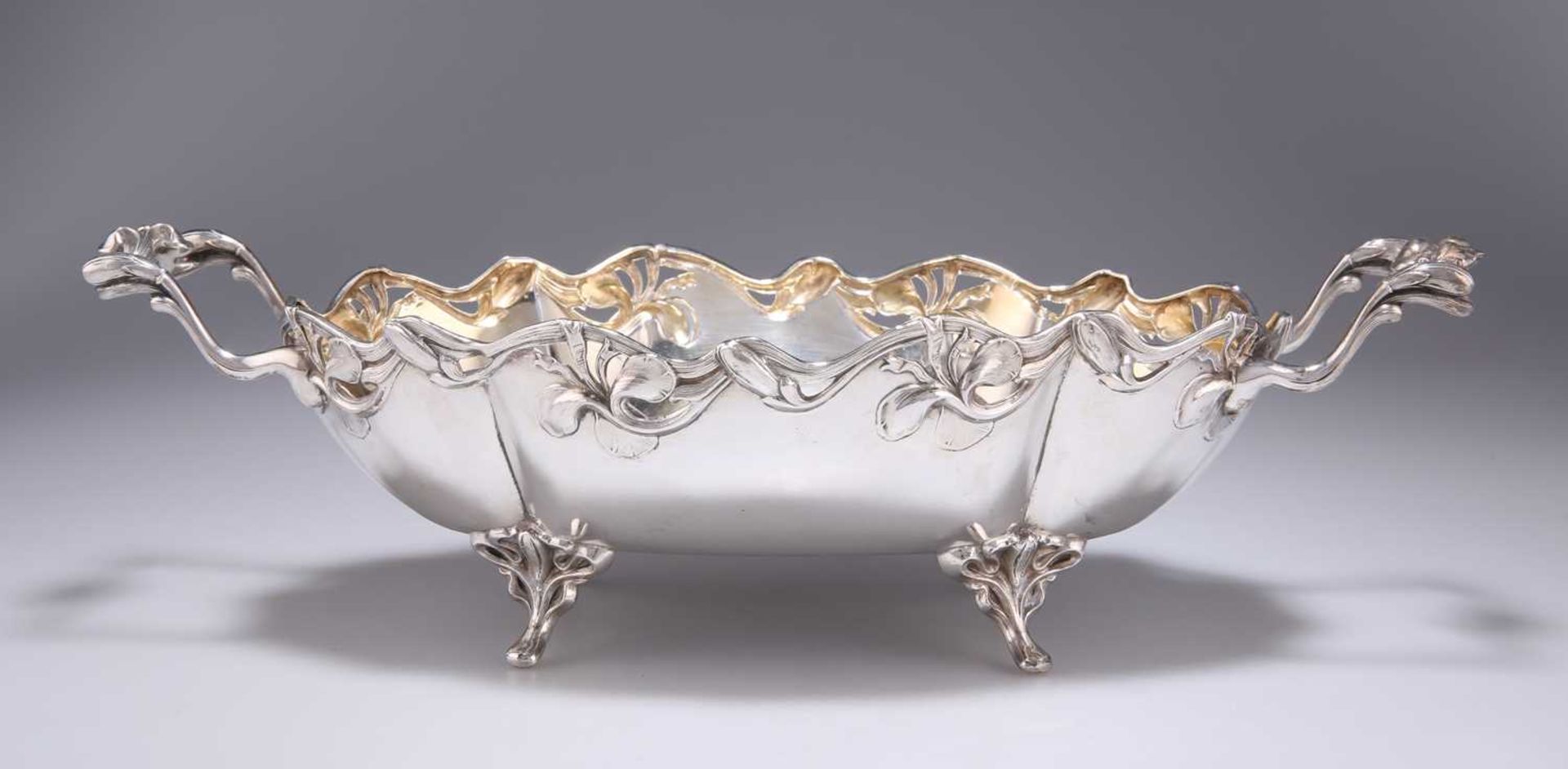 AN ART NOUVEAU GERMAN SILVER BASKET