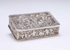 A CHINESE SILVER SNUFF BOX, FIRST HALF OF 19TH CENTURY