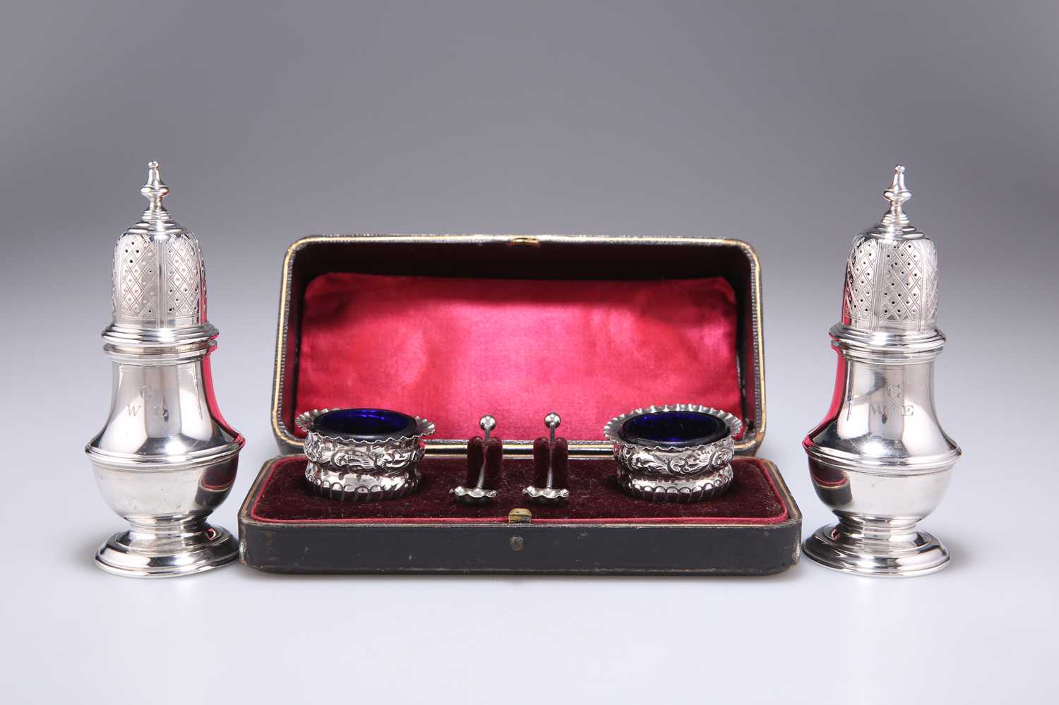 A PAIR OF LATE VICTORIAN SILVER SALTS, AND A PAIR OF LATE 19TH CENTURY AMERICAN SILVER CASTERS