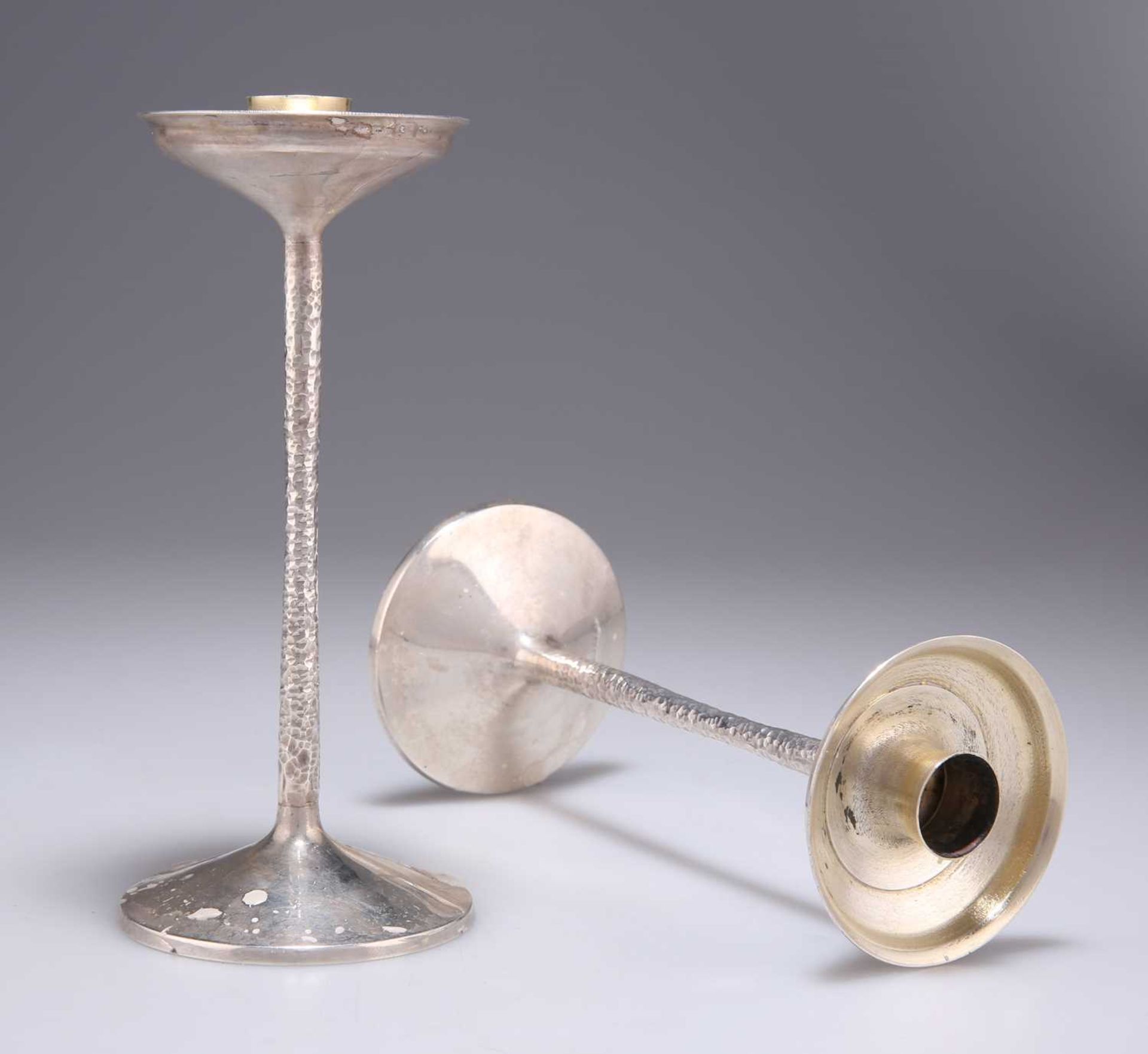 A PAIR OF ELIZABETH II SILVER CANDLESTICKS - Image 2 of 3
