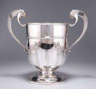 AN EDWARDIAN LARGE SILVER TROPHY CUP