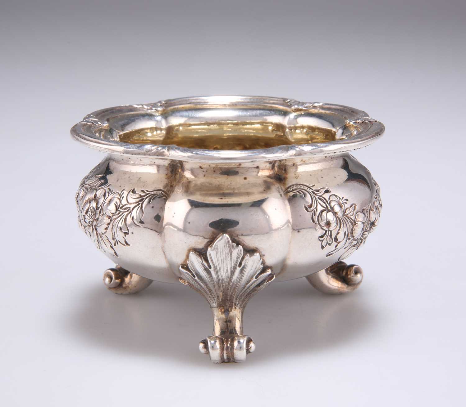 A FINE SET OF FOUR WILLIAM IV SILVER SALTS - Image 2 of 3