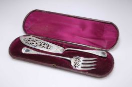 A PAIR OF VICTORIAN SILVER FISH SERVERS