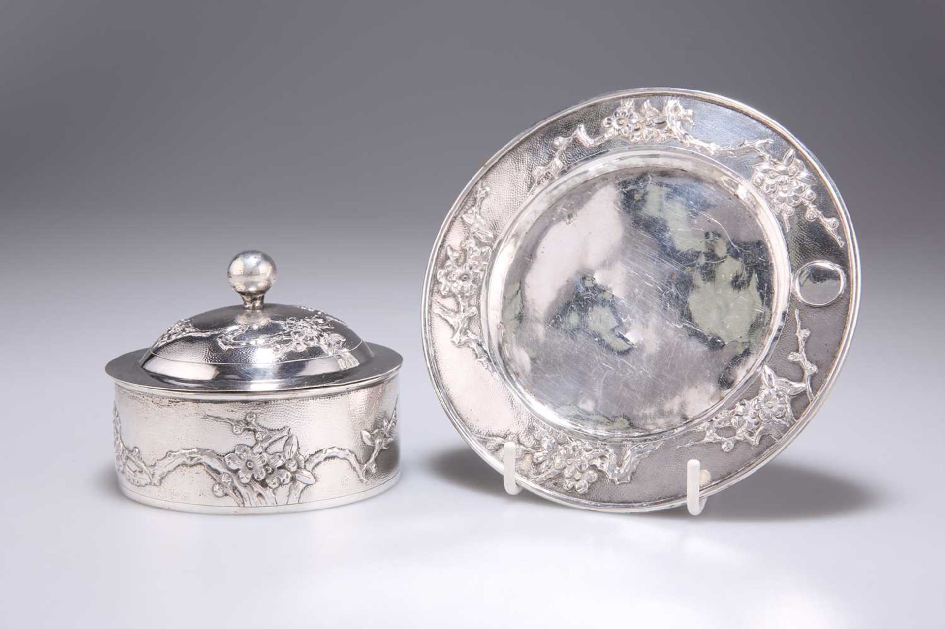 A CHINESE SILVER AND GLASS BUTTER DISH - Image 2 of 2