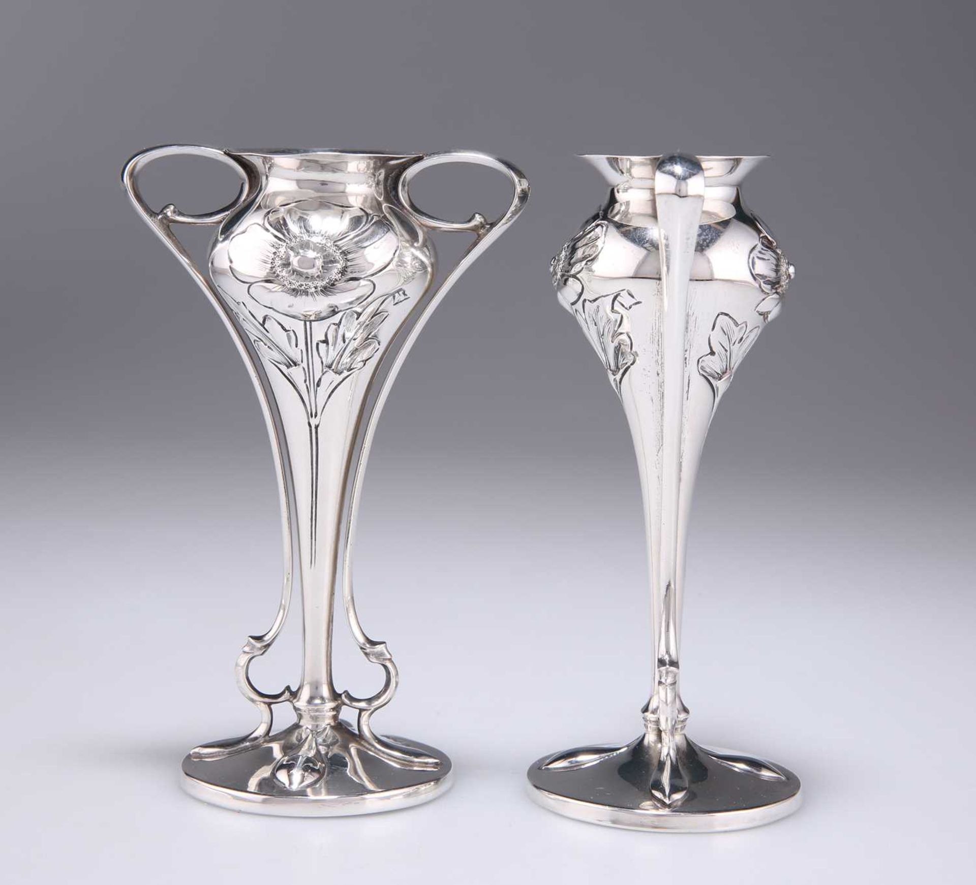 A PAIR OF ART NOUVEAU TWIN-HANDLED POSY VASES - Image 2 of 3