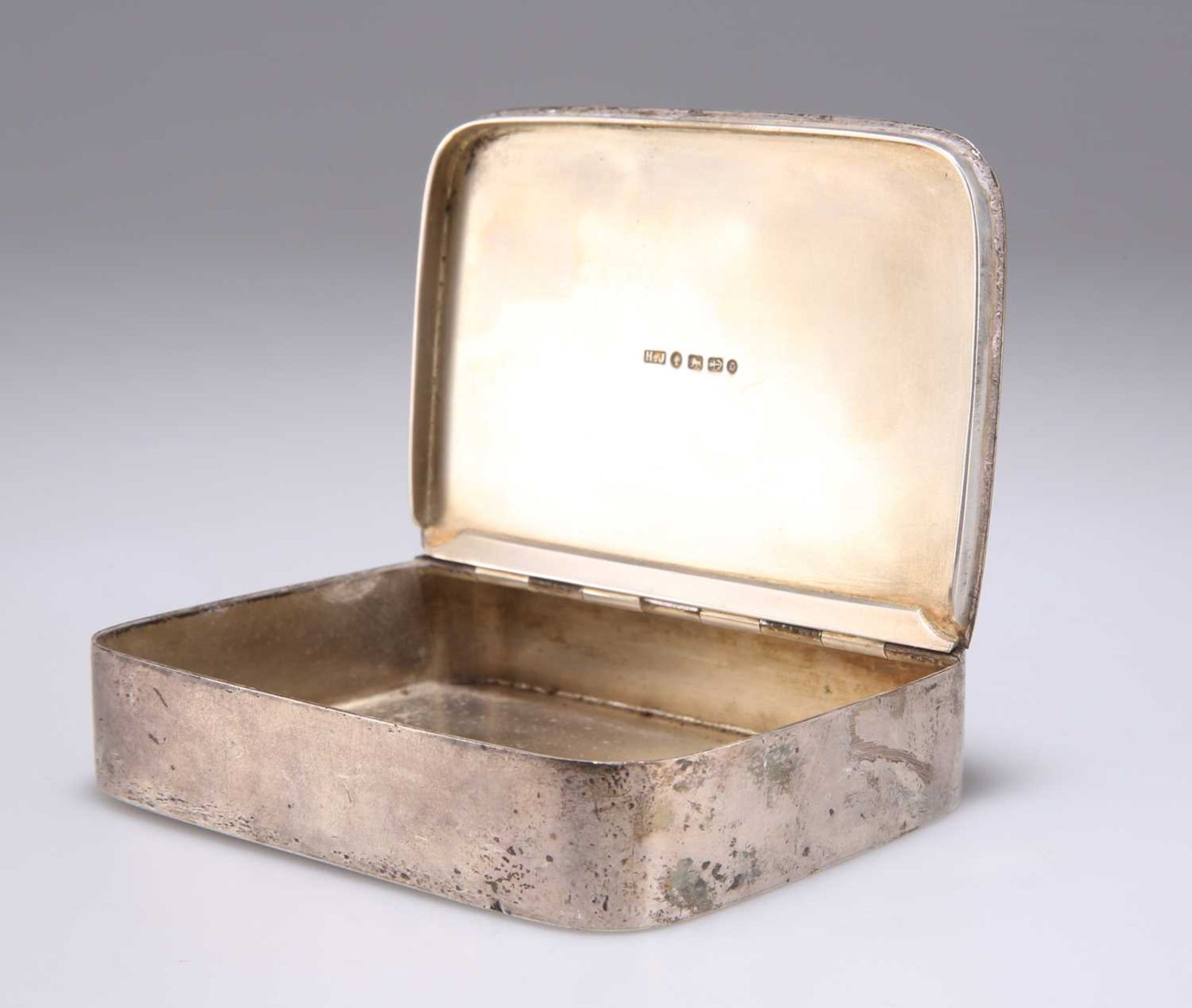 A VICTORIAN SILVER SANDWICH BOX