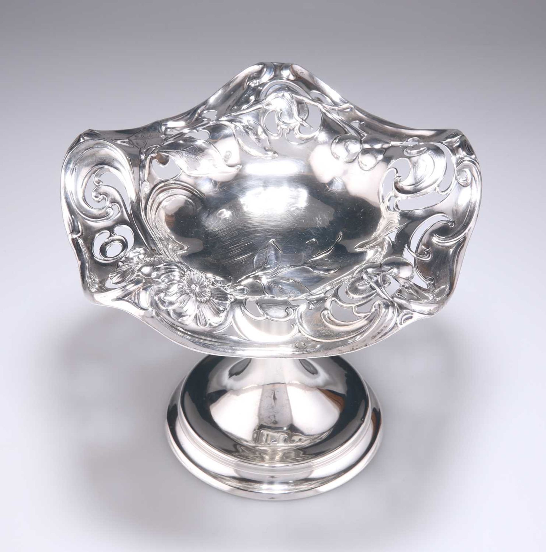 AN ART NOUVEAU AMERICAN STERLING SILVER COMPOTE